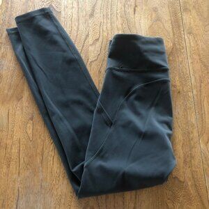 #285 Lululemon invigorate Tight 25"